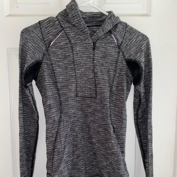 Lululemon Half Zip - Picture 1 of 4